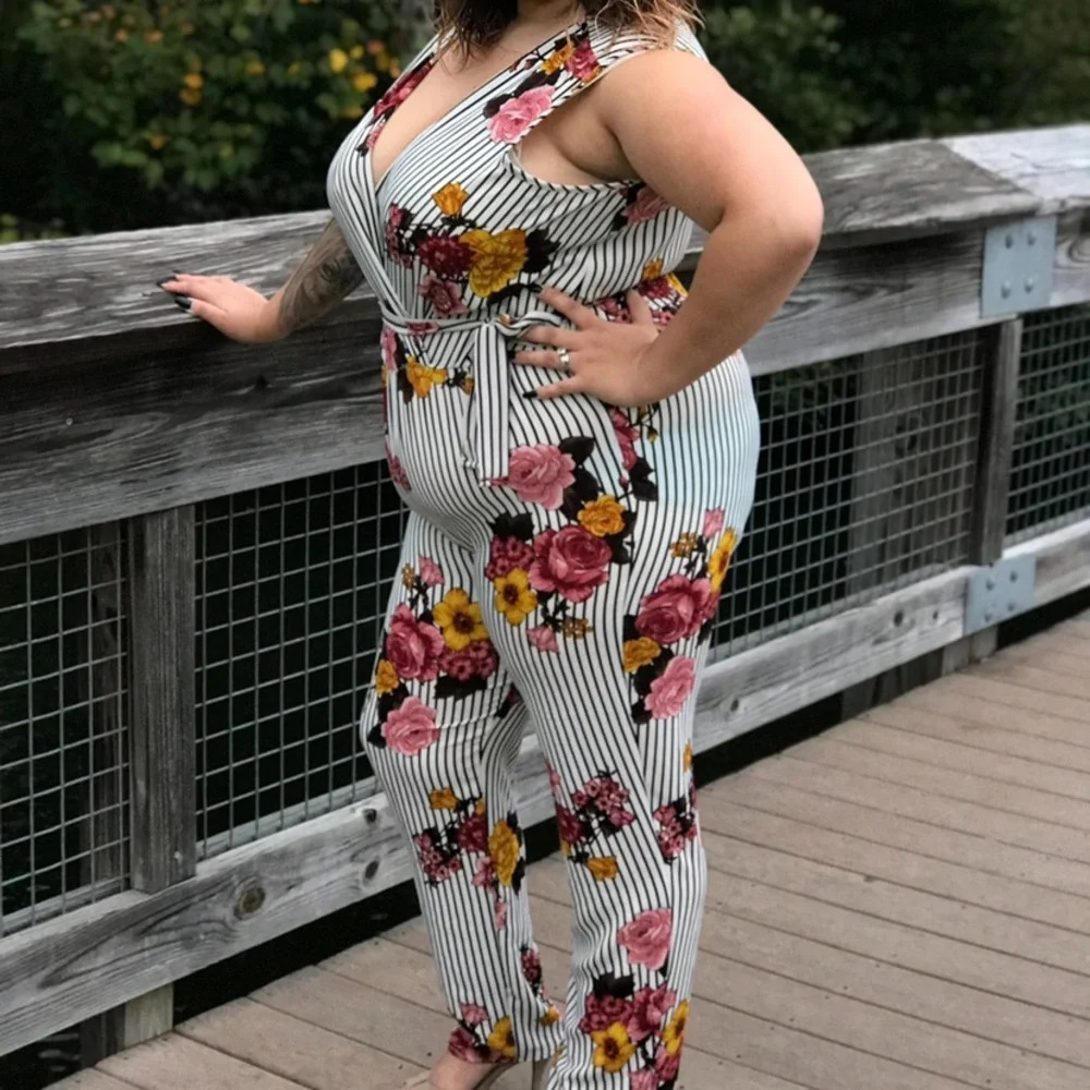 Boutique New Plus Size floral Romper - Picture 8 of 12
